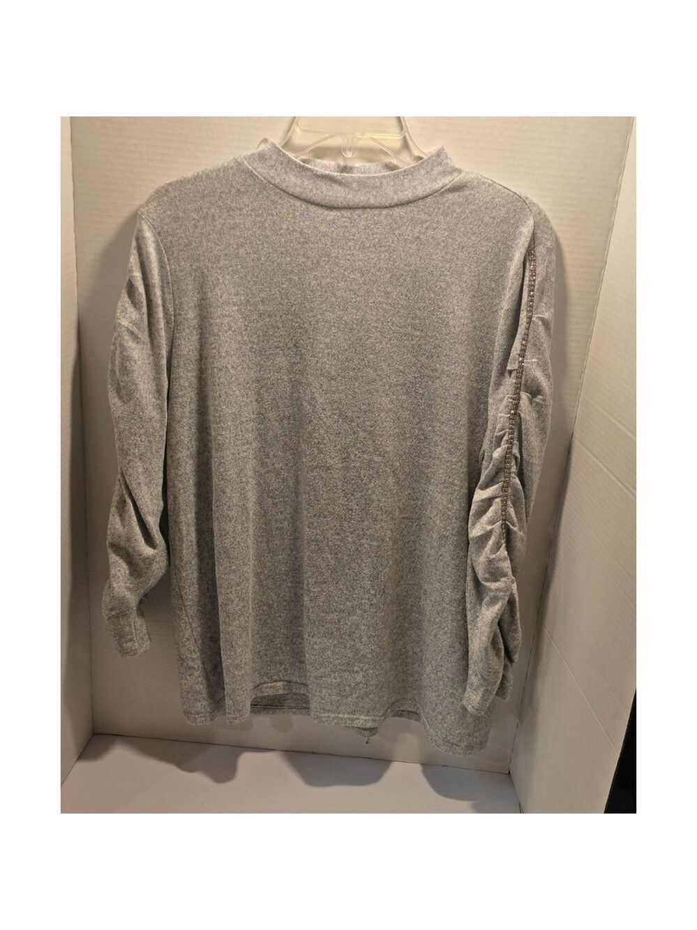 Simply Scarlett women's long sleeve sweater lg